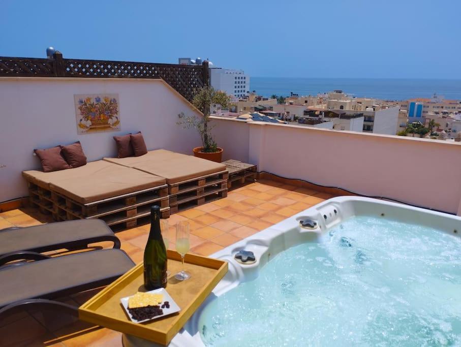 Penthouse With Jacuzzi And Spectacular Sea Views Apartment Nerja Ngoại thất bức ảnh