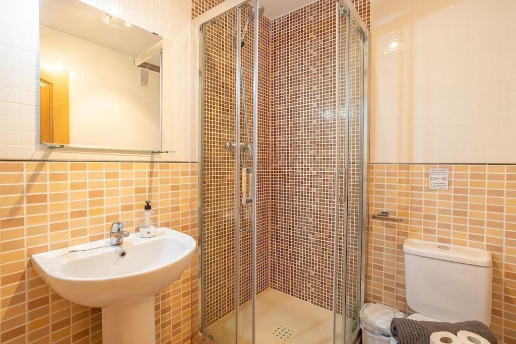 Penthouse With Jacuzzi And Spectacular Sea Views Apartment Nerja Ngoại thất bức ảnh